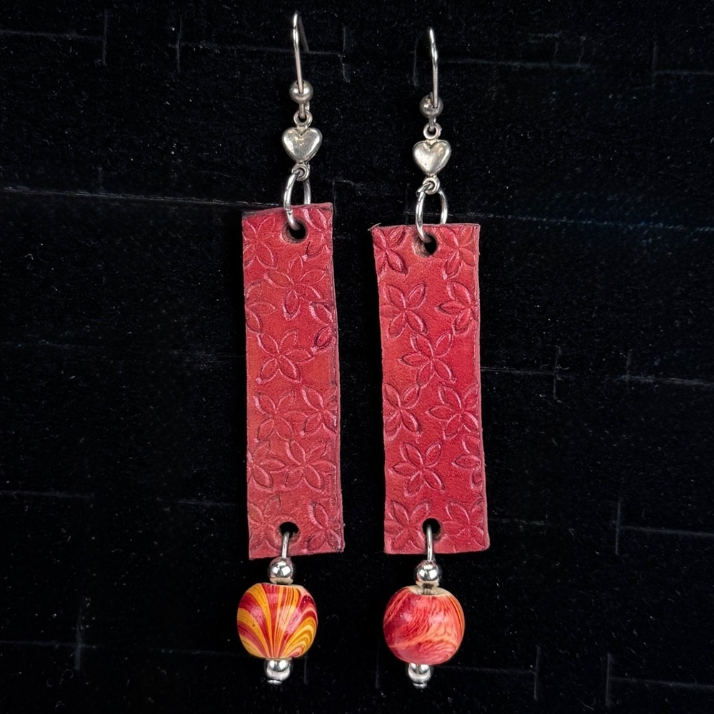 Vintage, bohemian chic, Silvertone, red etched costume pierced earrings